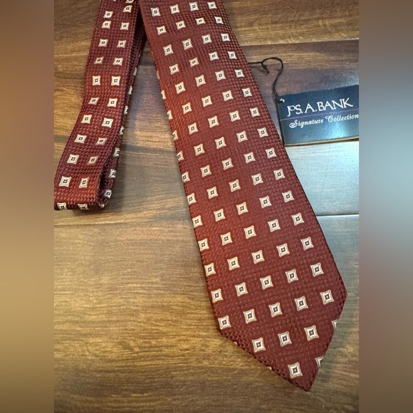 JOS. A. BANK Burgundy Square Pattern Tie - Picture 7 of 9